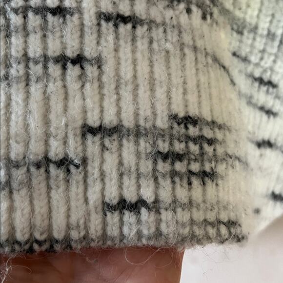 $258 VARLEY Belgrave Sweater dramatic puffy sleeves plush soft statement M - Picture 11 of 15